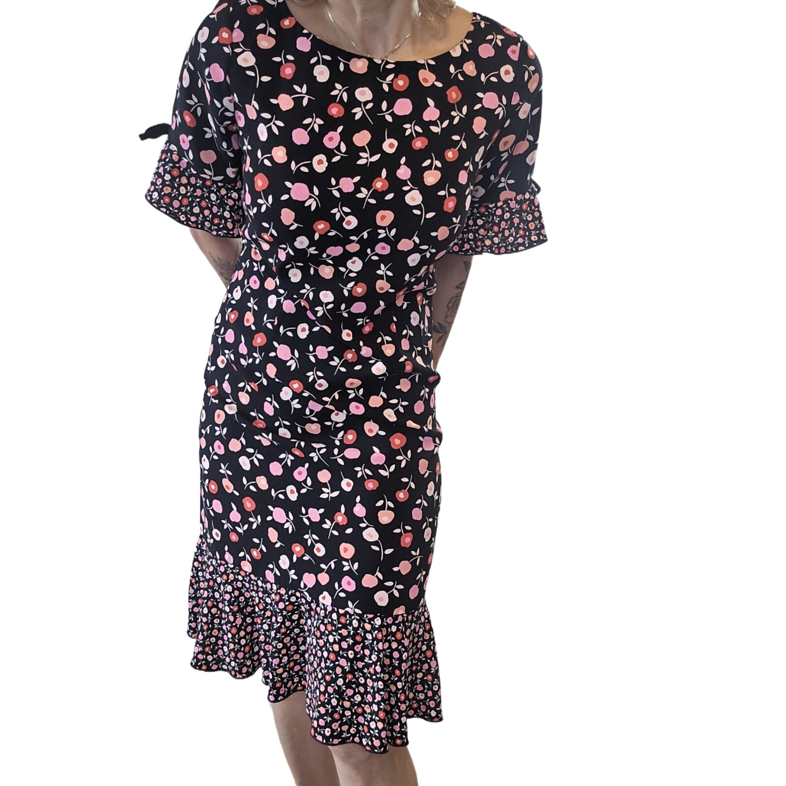 Talbots Women’s Floral Jewel Neck Shift Dress – Black with Ruffle Hem | Size 6