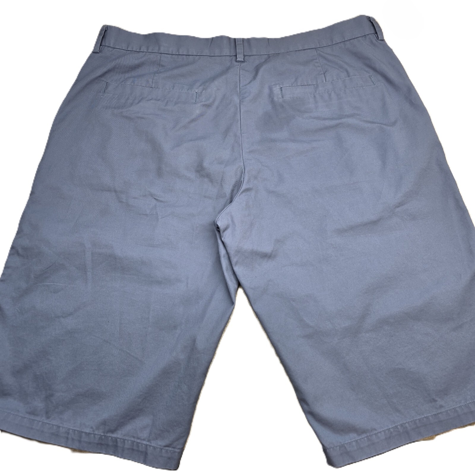 COS Classic Chino Shorts Men’s Size 36 Dark Gray – Timeless and Versatile Style!