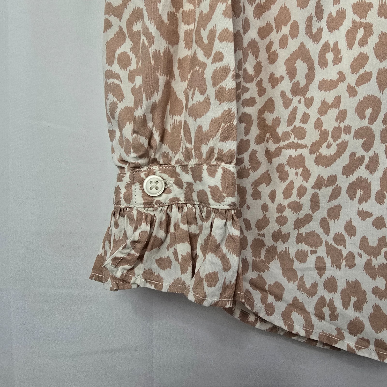 J Crew Women’s Classic-Fit Leopard Print Ruffle Neck & Cuff Shirt Blouse Sz 2