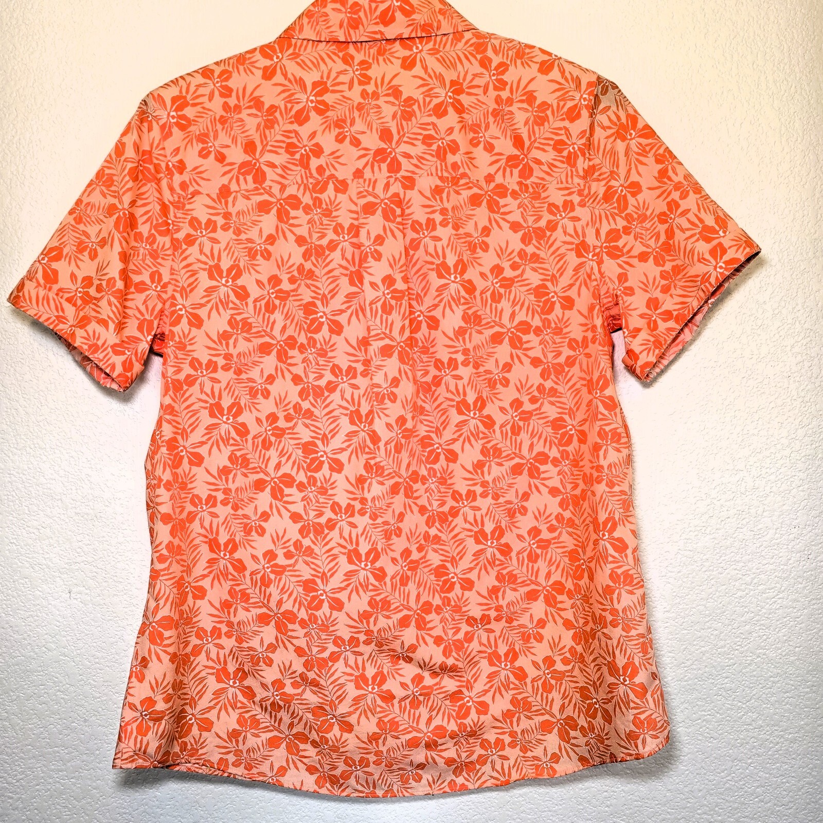 Lands’ End Women’s Wrinkle-Free No-Iron Shirt – Size S, Crisp Peach Fern Floral