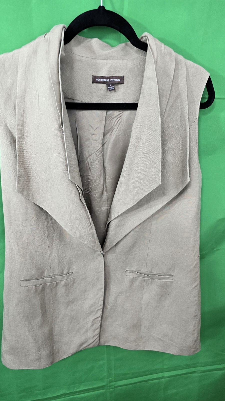 Adrienne Vittadini Women’s Sleeveless Khaki Vest, Size 6 – Linen-Blend Elegance!