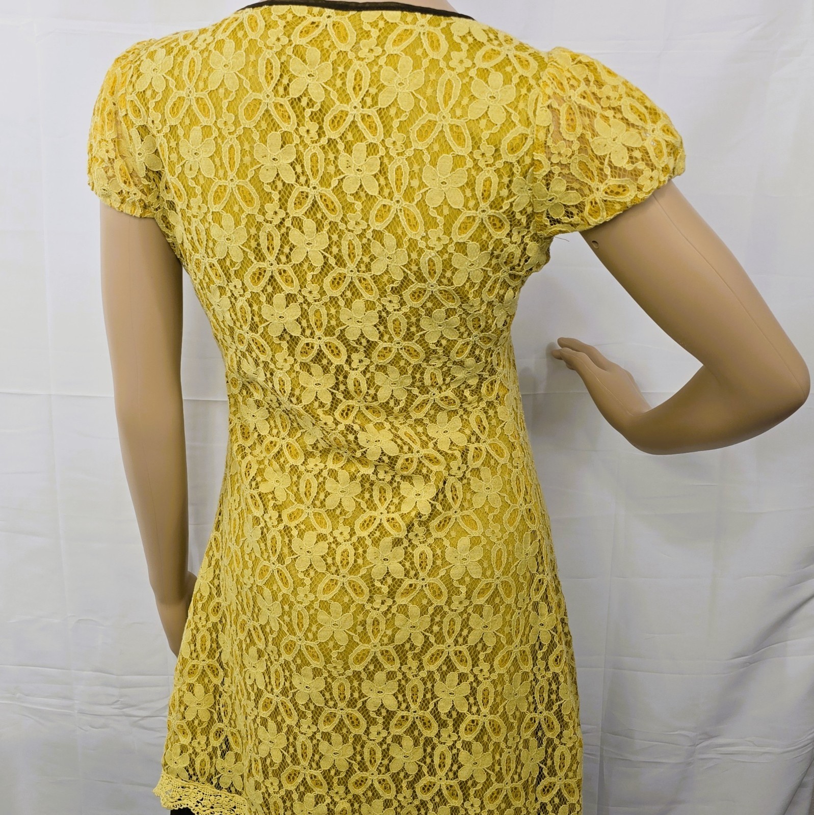 A’Reve Yellow Lace Dress Women’s Size S Romantic Boho with Ruffle Hem