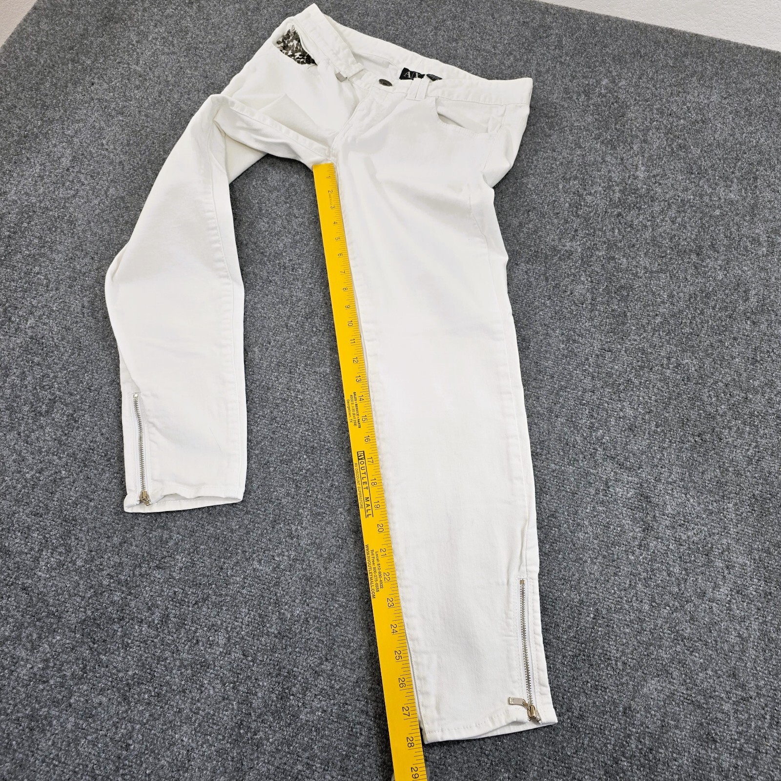 Armani Exchange Women’s Skinny White Jeans - Size 6 - Simply Stunning
