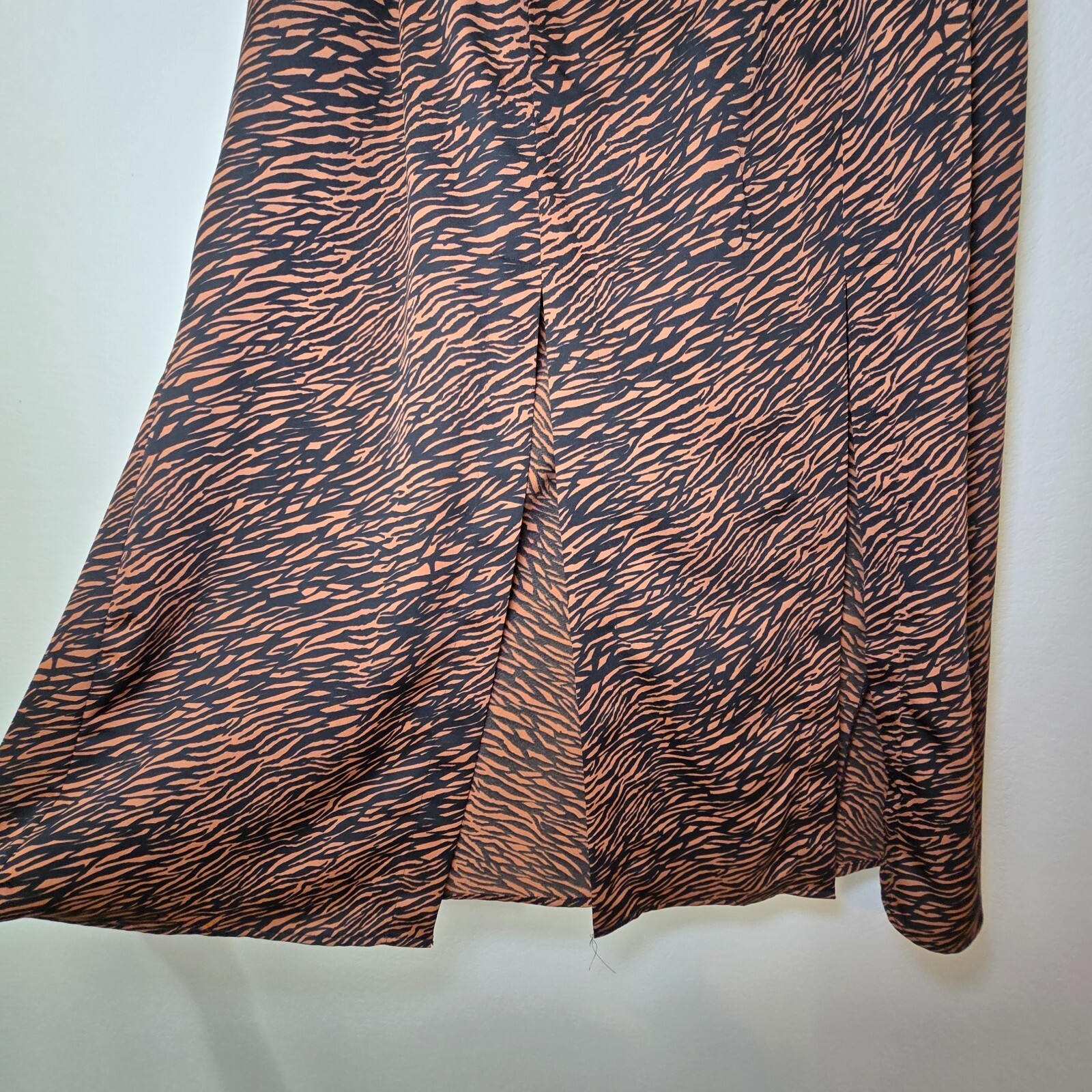 ZARA Animal Print Midi Skirt with Belt - Size XS – Flowy Black & Brown